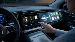 Apple rivoluziona CarPlay con iOS 27: video, Siri potenziata e nuova interfaccia