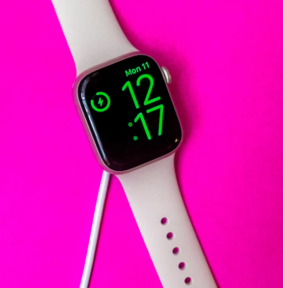 Apple Watch Series 9: La Nuova Opzione di Colore Rosa è un'Indiscrezione in Crescita